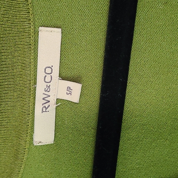 Green dress top - Picture 2 of 5